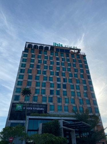 LINE_ALBUM_0916～20高雄市土木技師公會112年第二次國外旅遊活動-沙巴美人魚島悠閒之旅_230923_8