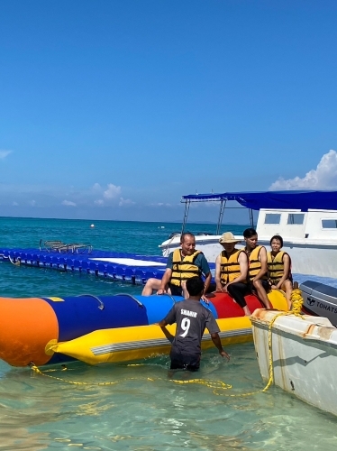 LINE_ALBUM_0916～20高雄市土木技師公會112年第二次國外旅遊活動-沙巴美人魚島悠閒之旅_230923_19